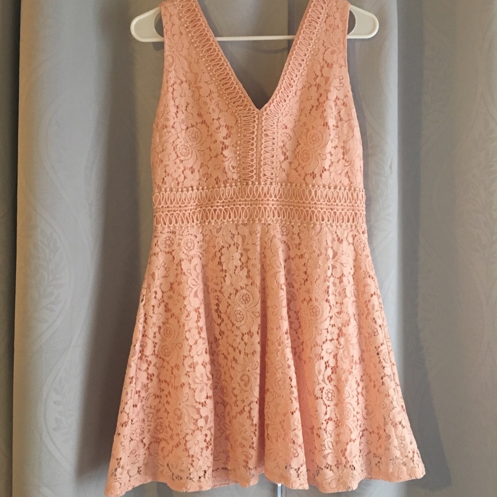 Lace sleeveless dress NWT